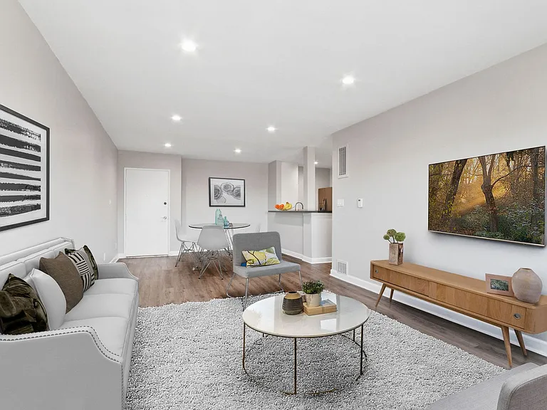 Sepulveda West Apartments — Photo 15