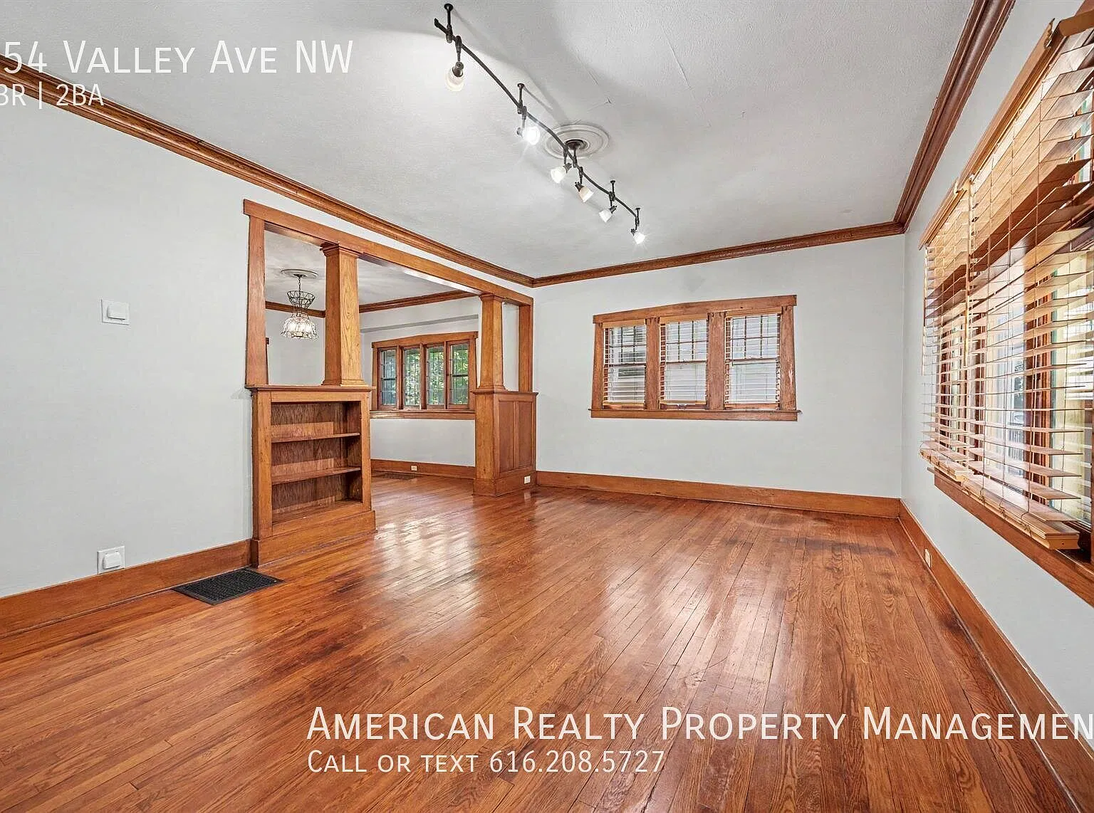 4 bed, 1.5 bath, 1527 sqft, $2,450 — Photo 2