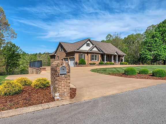 4th image of 294 Cove Ln
