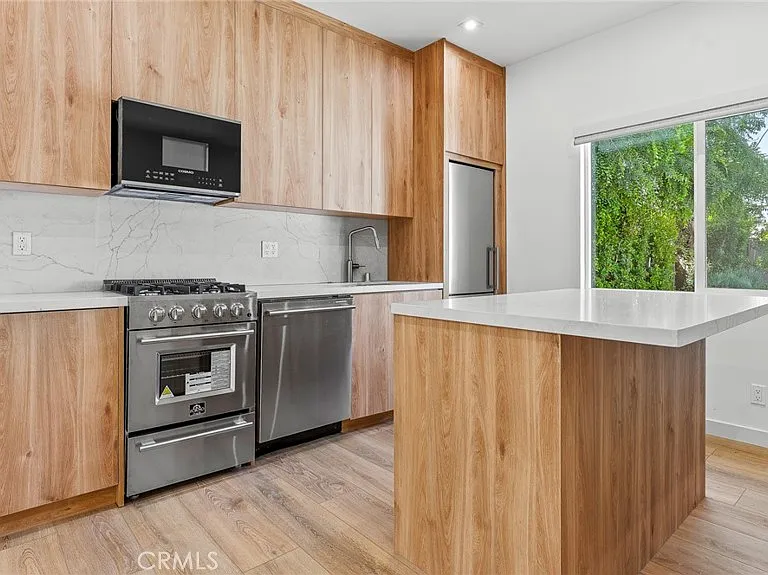 512 W Washington Blvd — Photo 4