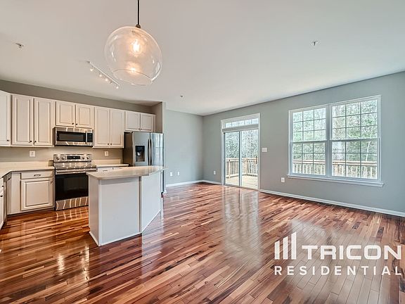 3rd image of 8007 Apple Valley Dr