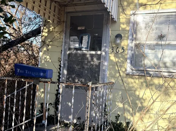 365 S 2nd St, Livingston, IL 62058