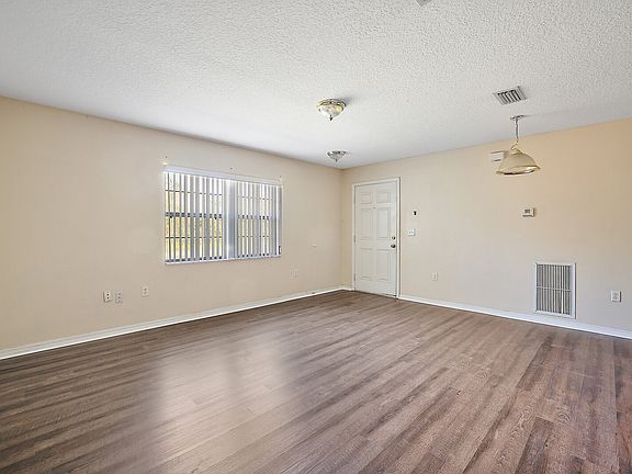 4th image of 505 Paulling Dr #1