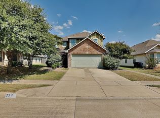 225 Chalk Mountain Dr, Fort Worth, TX 76140
