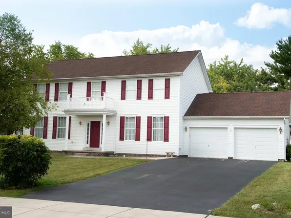 48 Blenheim St, Hanover, PA 17331