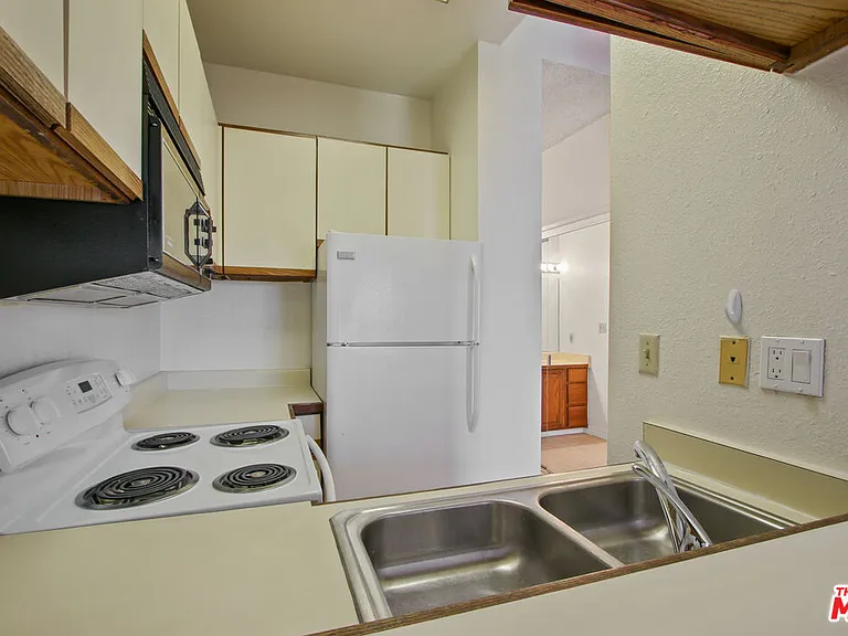 1440 Veteran Ave #522 — Photo 11