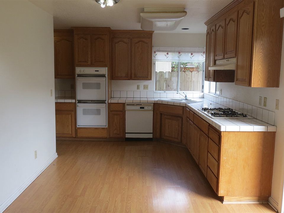 1st image of 280 Kenilworth Ave