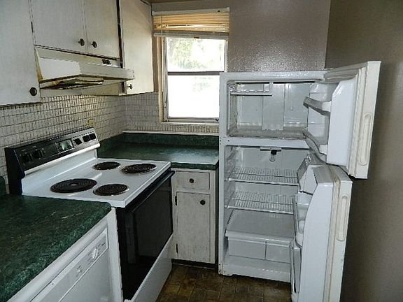 4th image of 8719 N Mandarine Pl