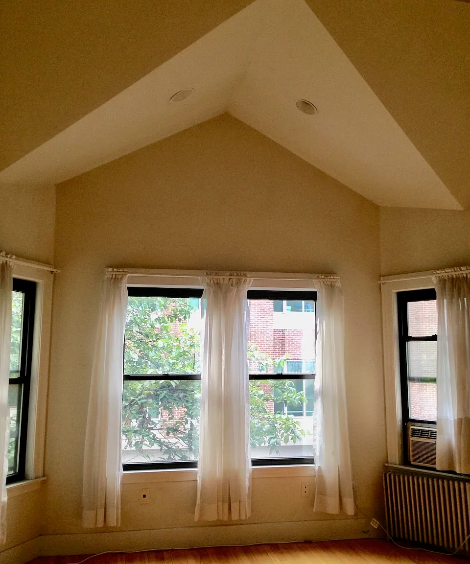 2 bed, 859 sqft, $3,650 — Photo 3