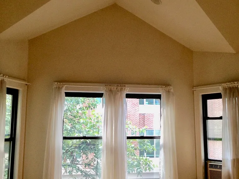 Living room cathedral ceilings
