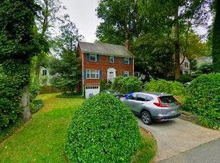 7915 Radnor Rd, Bethesda, MD 20817