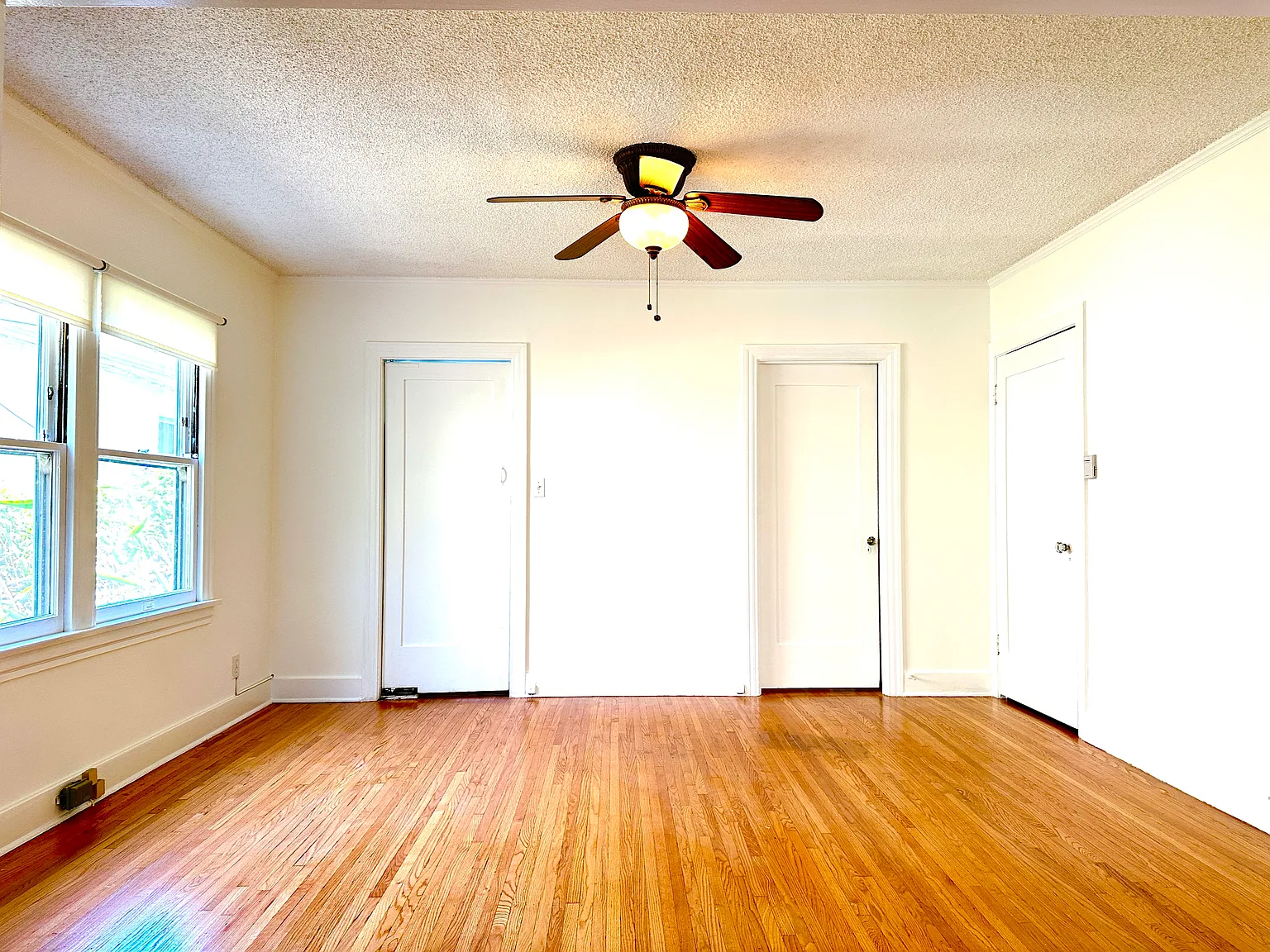 1138 N Gardner St — Photo 4