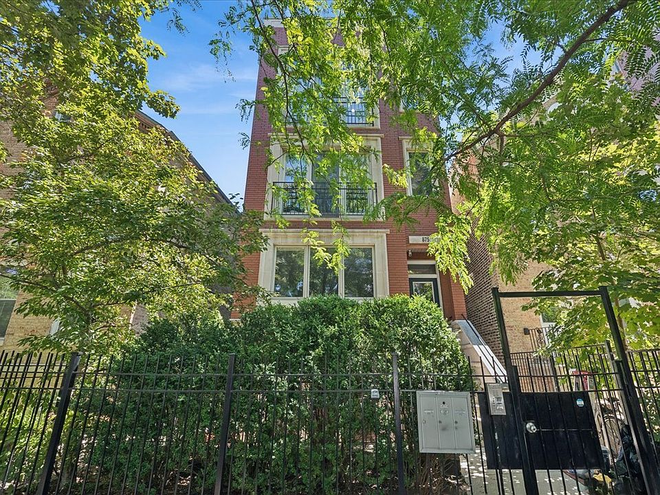 1st image of 875 N Paulina St #3