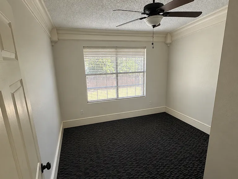 418 Newberry St — Photo 13