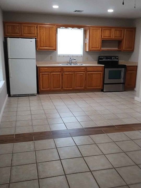 1st image of 221 S Mississippi St #235
