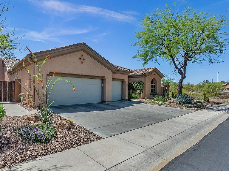 1715 W Ainsworth Dr — Photo 4