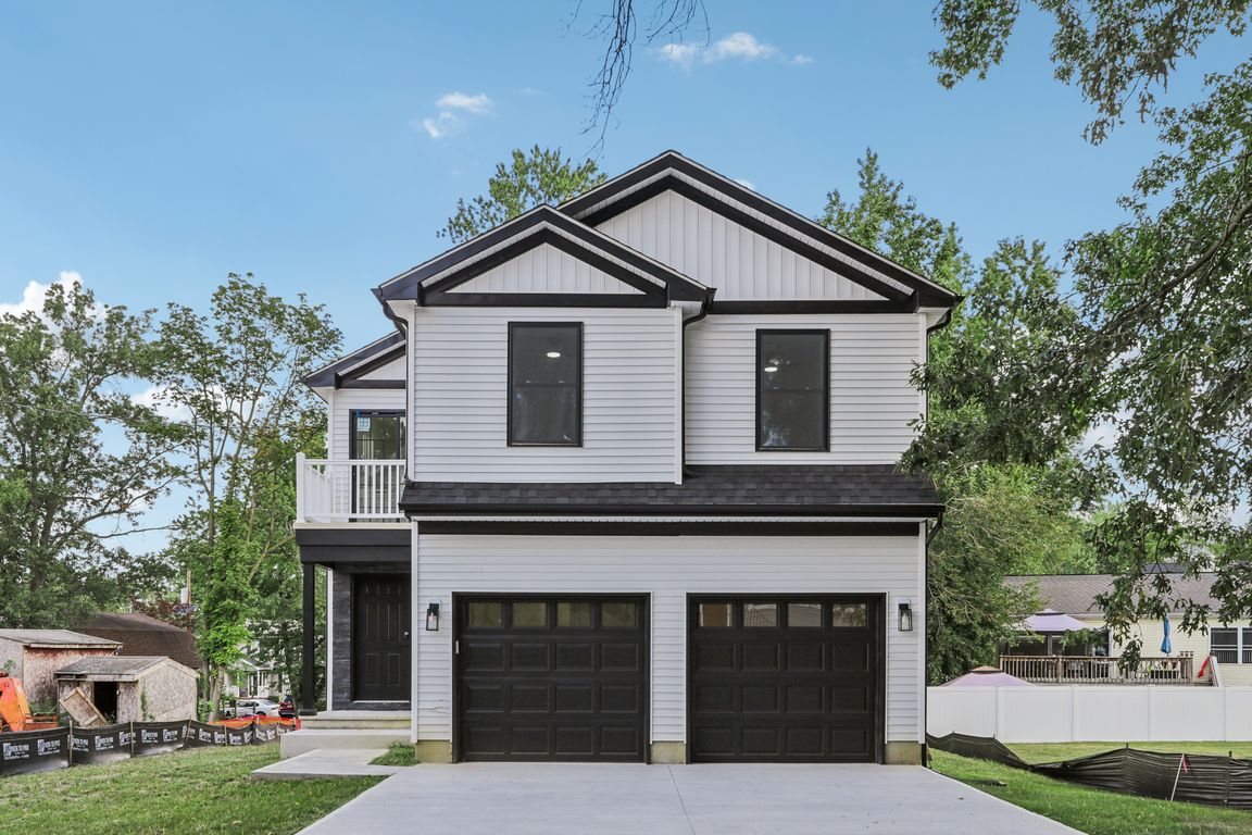 Fisher Ave-S0309-001.jpg