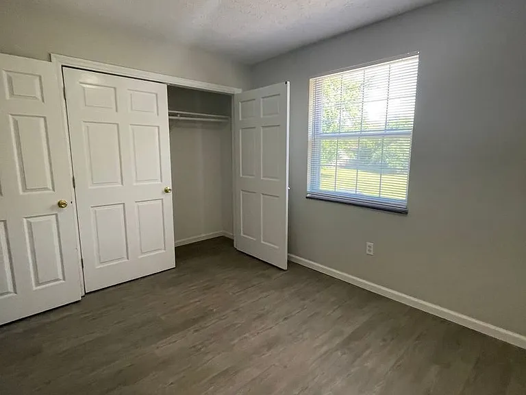 Ironwood Apartments — Photo 11