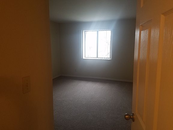 4th image of 2135 Maverick Dr APT C