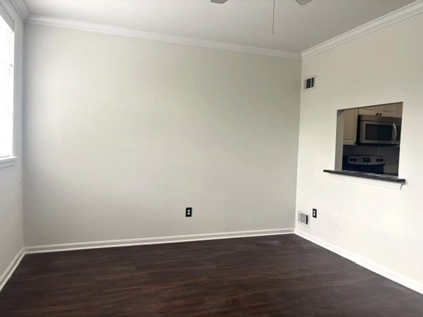 Beautiful 1 Bedroom Apartment — Photo 4