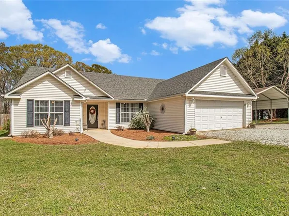 45 Elk Ridge Dr, Social Circle, GA 30025