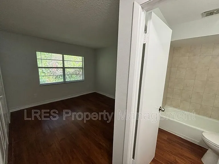 1031 Columbia Ave #G — Photo 11