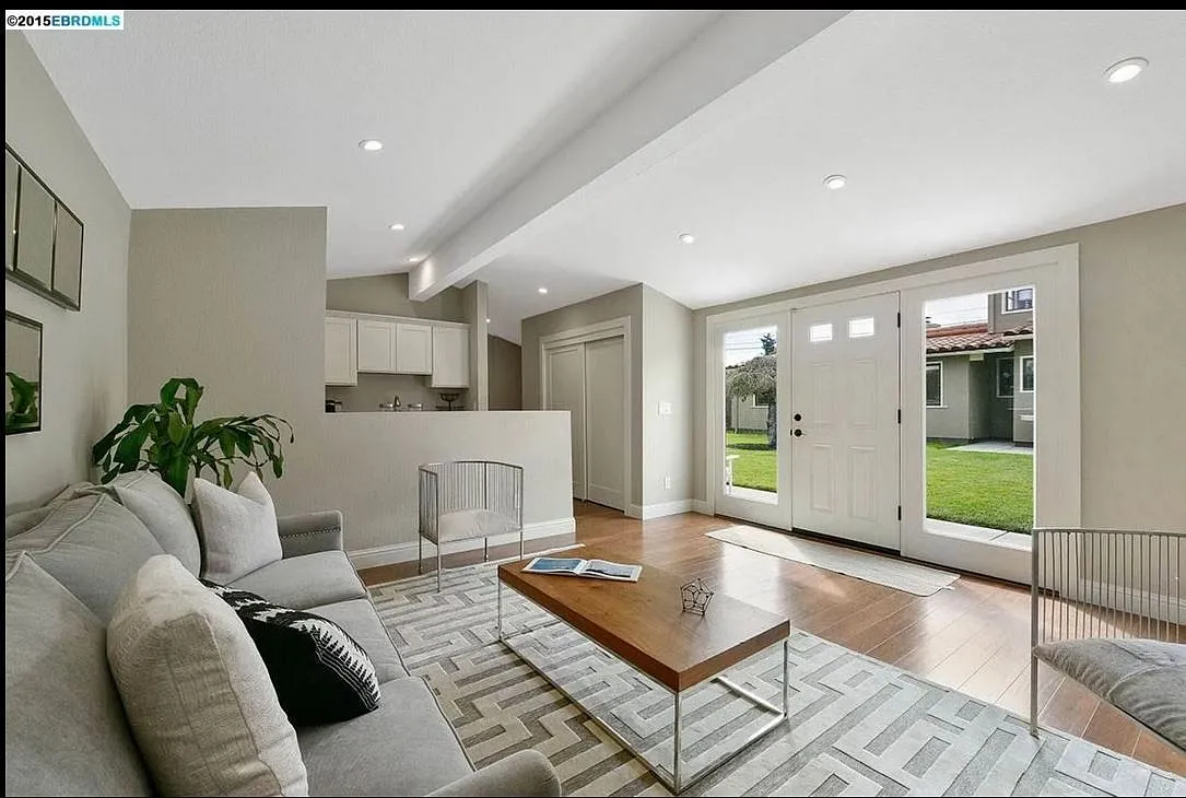 1700 1/2 Pearl - 30% Rental Fee — Photo 3