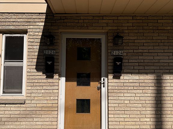 3rd image of 2124 Ludington Ave