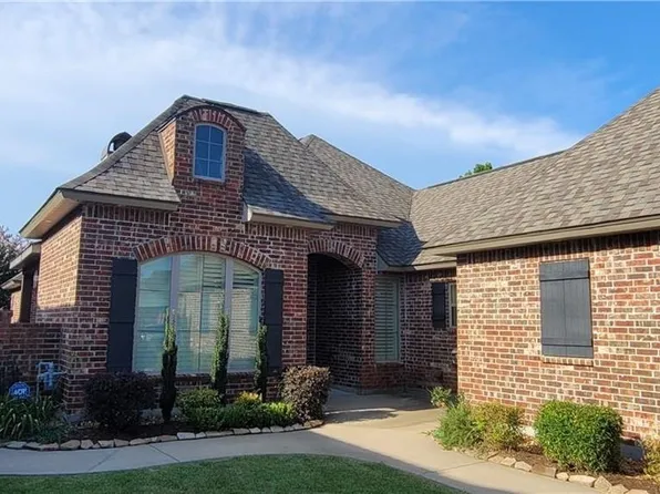 1060 Richmond Cir, Lake Charles, LA 70605