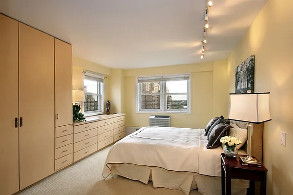 Sold by Corcoran | media 23