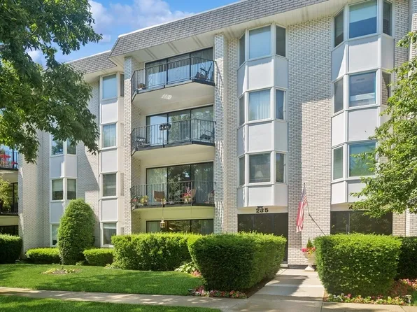 235 Ridge Rd APT 1J, Wilmette, IL 60091