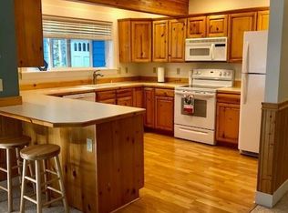 195 Ross Ln, Cannon Beach, OR 97110