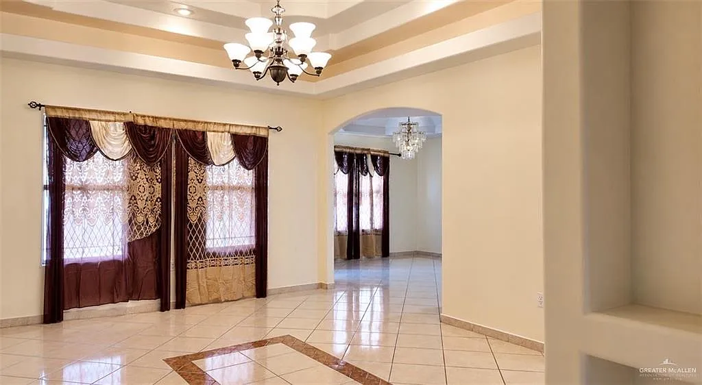 3 bed, 2.0 bath, 1432 sqft, $1,600 — Photo 2