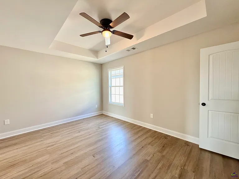 212 Beau Claire Cir — Photo 34