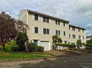 91 Clearview Ct #91, Derby, CT 06418