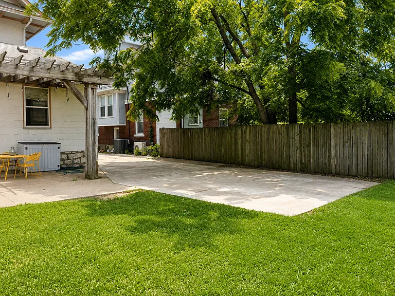 3232 Summit St — Photo 30