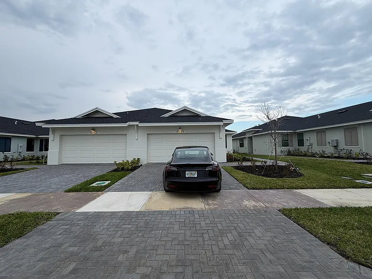 10755 NW Wilgrove Ln — Photo 2
