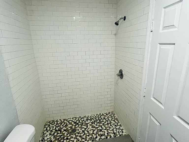 920 E Seneca Ave #B — Photo 9
