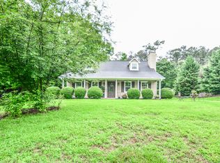 1821 Fox Ridge Dr, Hoschton, GA 30548