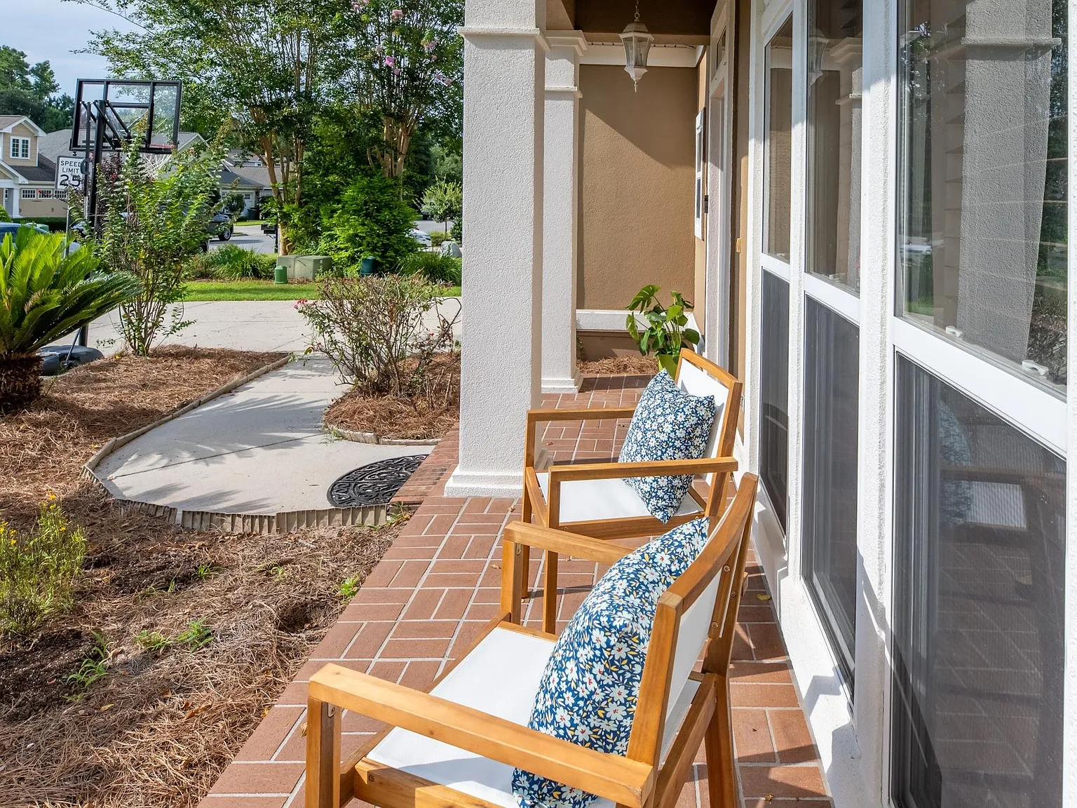 4 bed, 2.5 bath, 2383 sqft, $3,250 — Photo 3