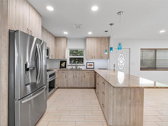2nd image of 3306 SW 17th Street