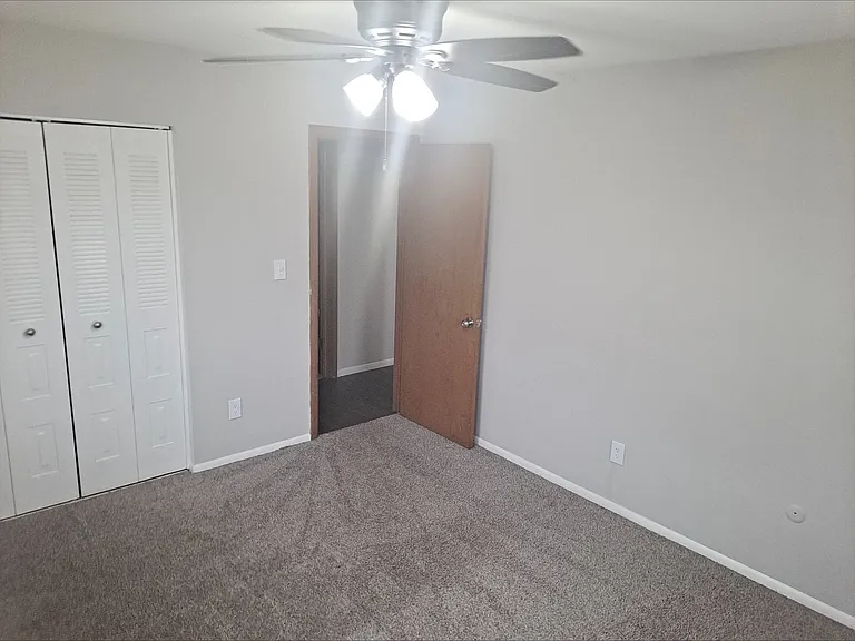 English Conway Place — Photo 42