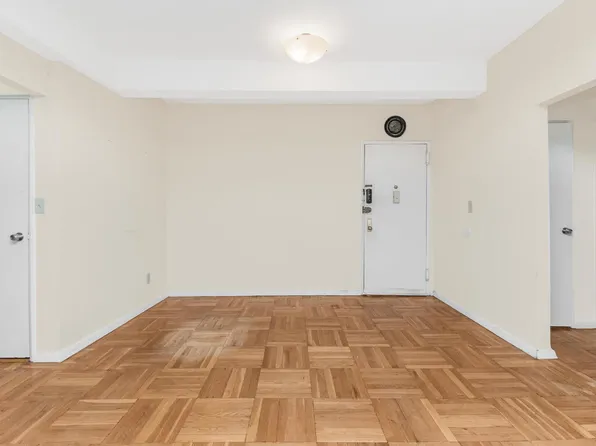 679 West 239th Street image 6 of 13