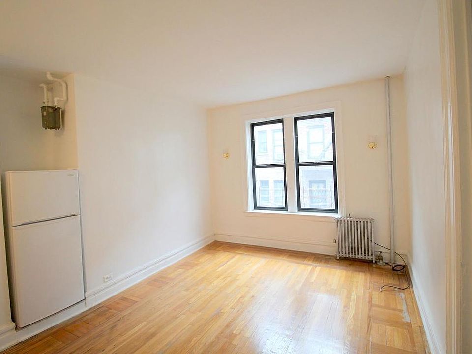 2nd image of 229 Seaman Ave APT E6