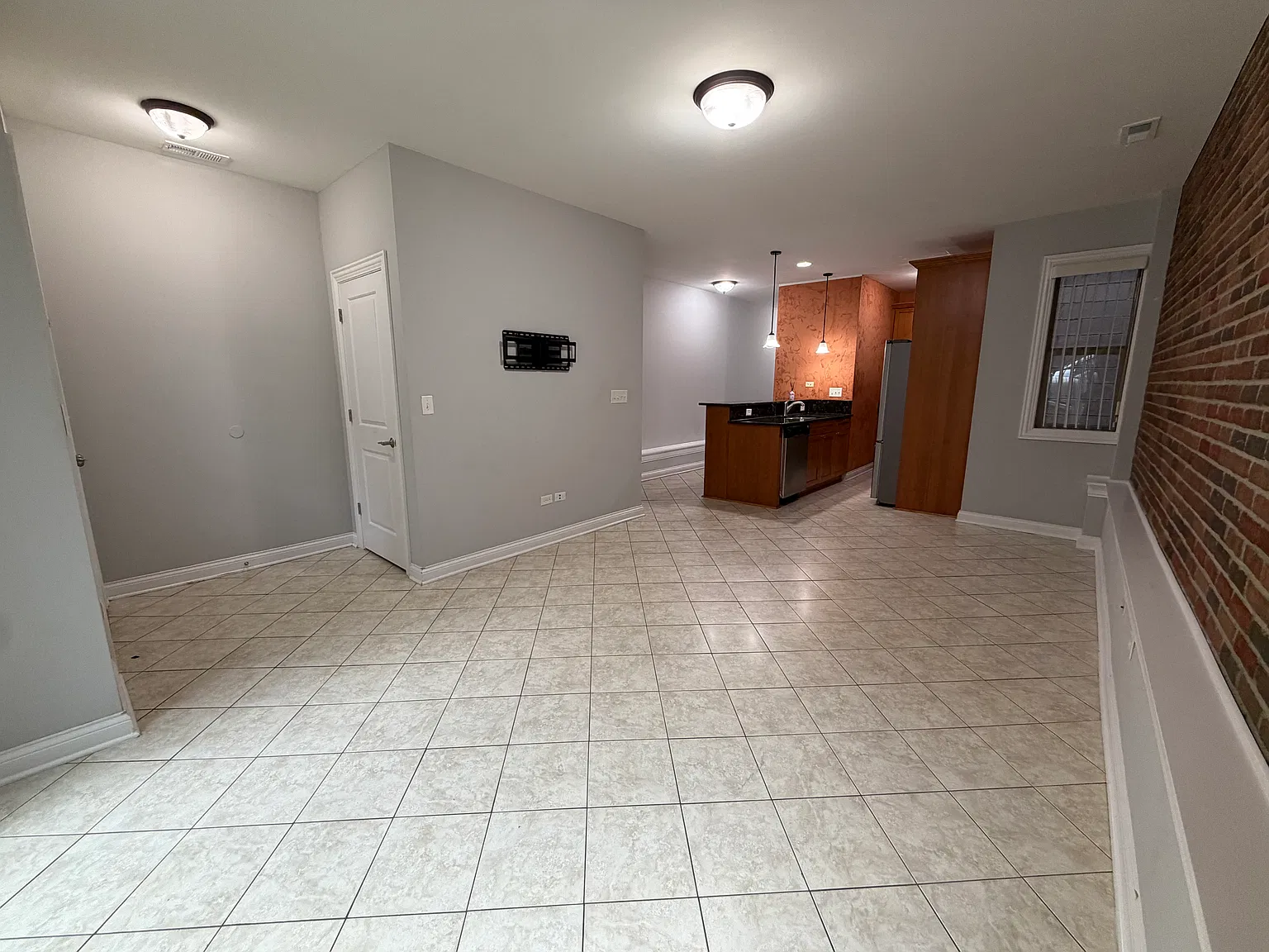 1 bed, 750 sqft, $1,700 — Photo 2