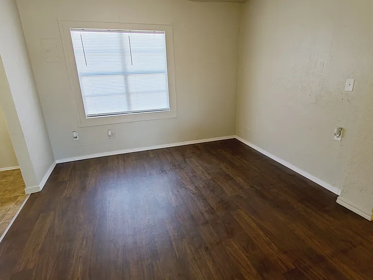 1607 NW Smith Ave — Photo 18