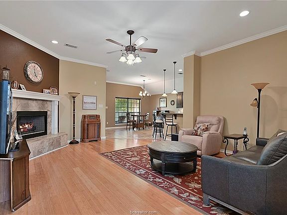 3rd image of 2233 Carlisle Ct
