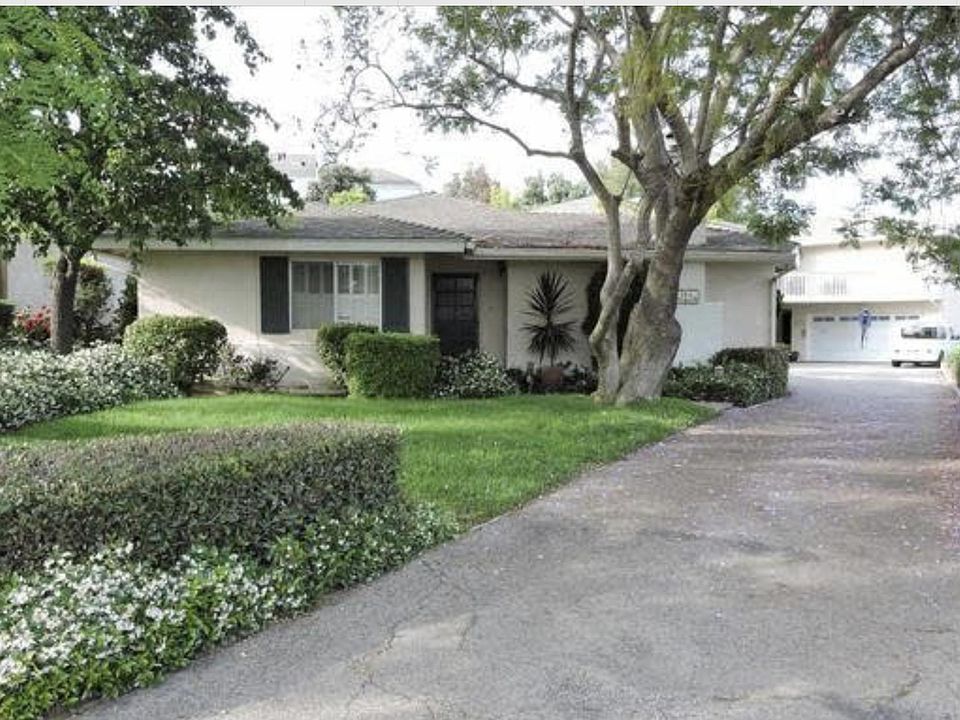 1st image of 144 Calle Vista