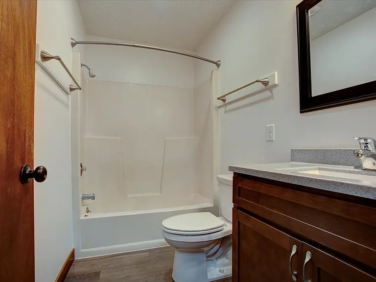 1703 S Broadway St — Photo 34