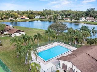 77 Via De Casas Norte, Boynton Beach, FL 33426